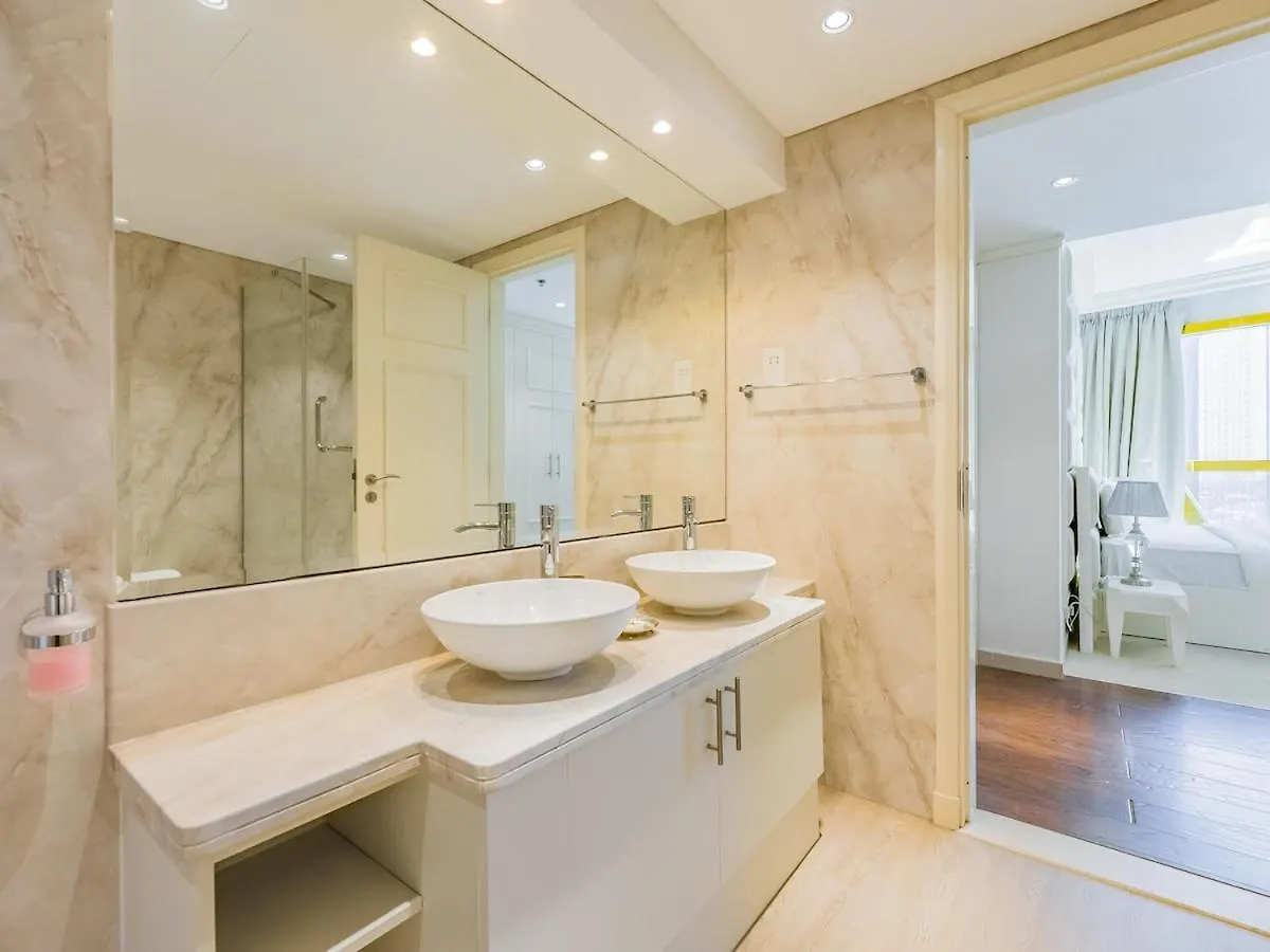 Apartment Luxury Spacious Condo In The Iconic Park Towers Dubai United Arab Emirates
