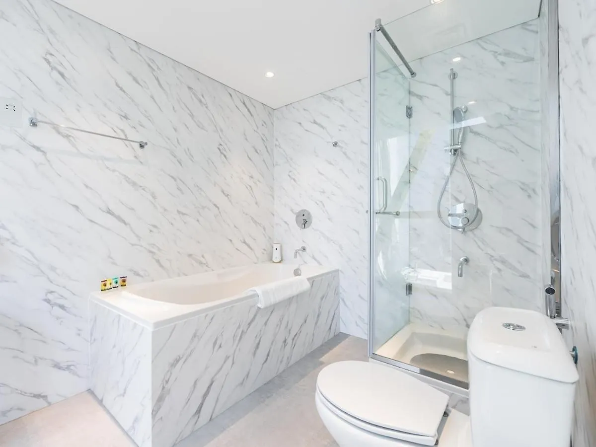 Apartment Luxury Spacious Condo In The Iconic Park Towers Dubai