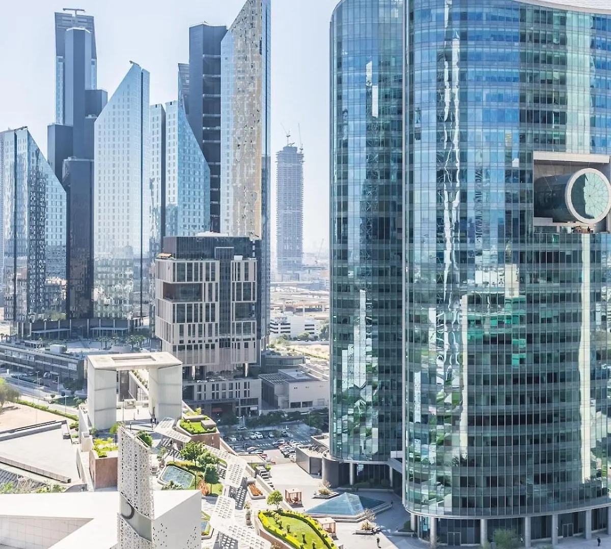 Apartment Luxury Spacious Condo In The Iconic Park Towers Dubai