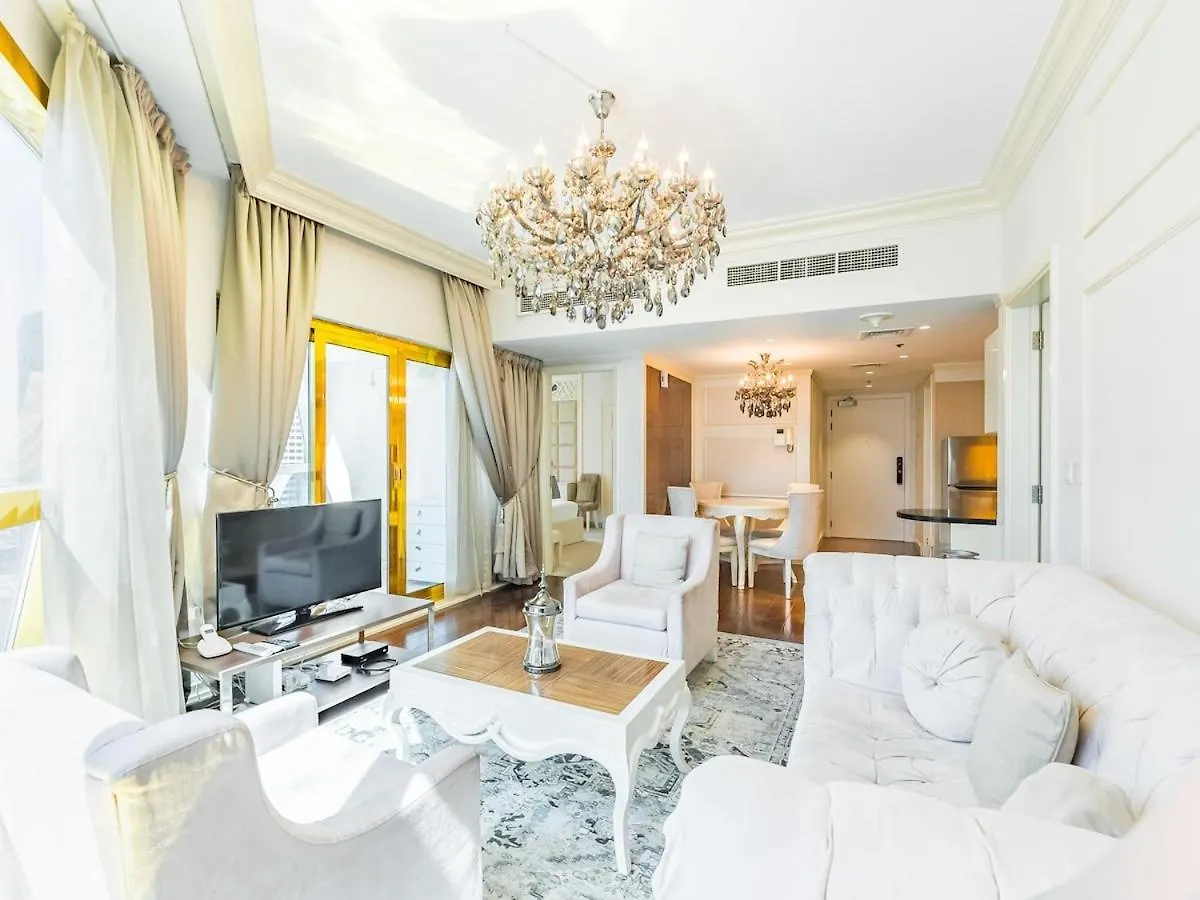 Luxury Spacious Condo In The Iconic Park Towers location